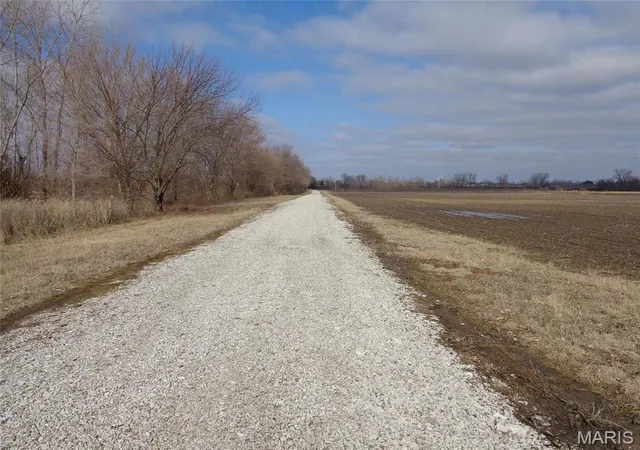 Photo 4 of Sale Pending at 2614 Morrison Rd, Granite City, IL 62040 | MLS# MIS21007553 | Listing updated on 2026-06-22