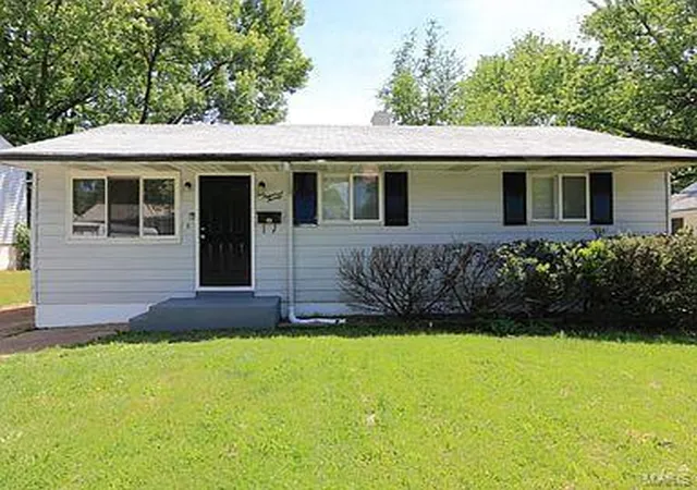 Single Family Residence at 220 Roderick Dr, Saint Louis, MO 63137 | MLS# MIS21015060 | | Sold on 2021-06-11