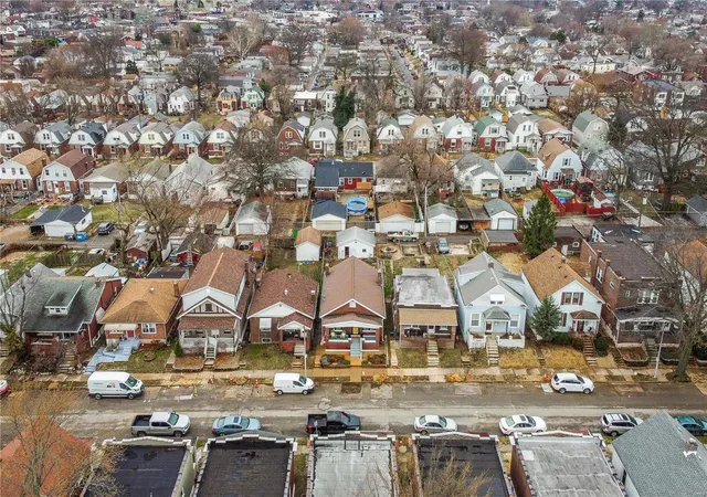 2nd image of 4448 Wallace St, Saint Louis, MO 63116 | MLS# MIS21016368