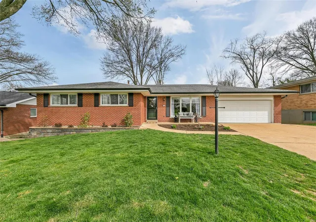 Single Family Residence at 9145 Missy Ct, Saint Louis, MO 63123 | MLS# MIS21020313 | | Sold on 2021-06-15