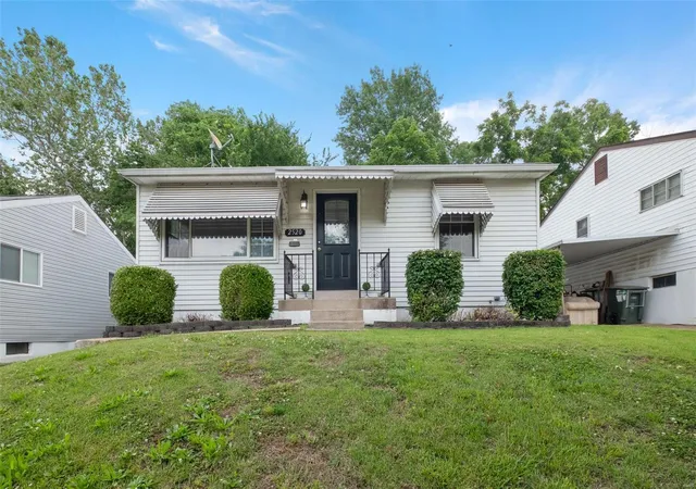 Single Family Residence at 2520 Tamm Ave, Saint Louis, MO 63139 | MLS# MIS21024212 | | Sold on 2021-08-10