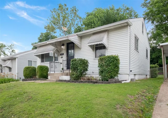 Photo 1 of Single Family Residence at 2520 Tamm Ave, Saint Louis, MO 63139 | MLS# MIS21024212 | | Sold on 2021-08-10