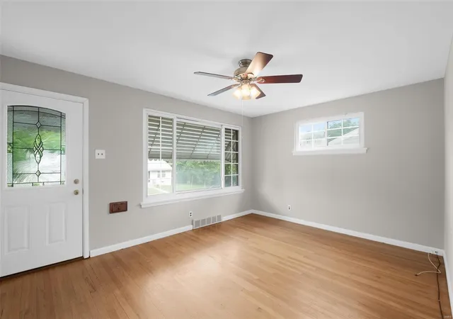 Photo 3 of Single Family Residence at 2520 Tamm Ave, Saint Louis, MO 63139 | MLS# MIS21024212 | | Sold on 2021-08-10