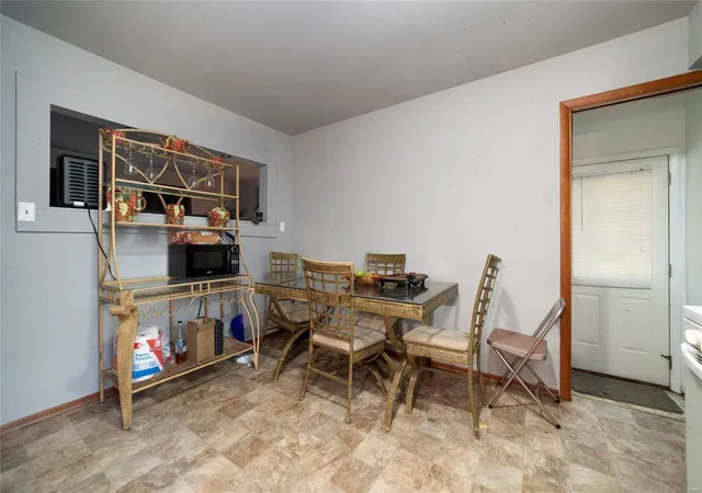 Photo 4 of Single Family Residence at 10051 Winkler Dr, Saint Louis, MO 63136 | MLS# MIS21027547 | | Sold on 2021-08-30