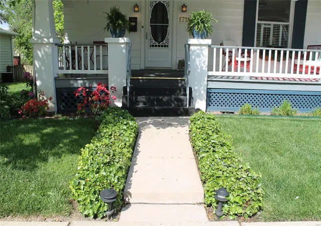 4th image of 1714 Sibley St, Saint Charles, MO 63301 | MLS# MIS21031379