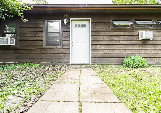 Photo 3 of Single Family Residence at 10270 County Road 3450, Saint James, MO 65559 | MLS# MIS21040579 |  | Sold on 2022-01-07