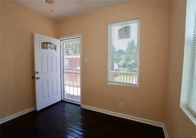 4th image of 5006 Grace Ave, Saint Louis, MO 63116 | MLS# MIS21042684