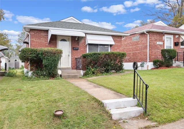 Single Family Residence at 5208 Fyler Ave, Saint Louis, MO 63139 | MLS# MIS21042873 | | Sold on 2022-02-22