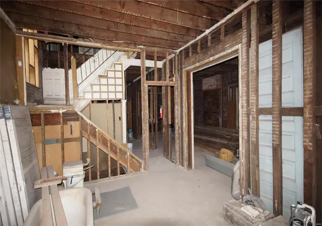 Photo 2 of Single Family Residence at 4477 Washington Blvd, Saint Louis, MO 63108 | MLS# MIS21047501 |  | Sold on 2021-08-02