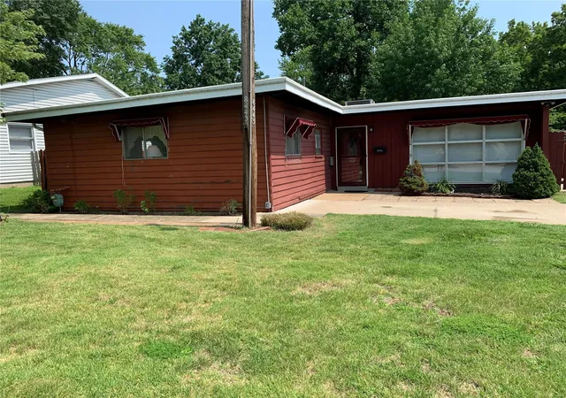 Single Family Residence at 8443 Engler Ave, Saint Louis, MO 63114 | MLS# MIS21053250 |  | Sold on 2021-08-12