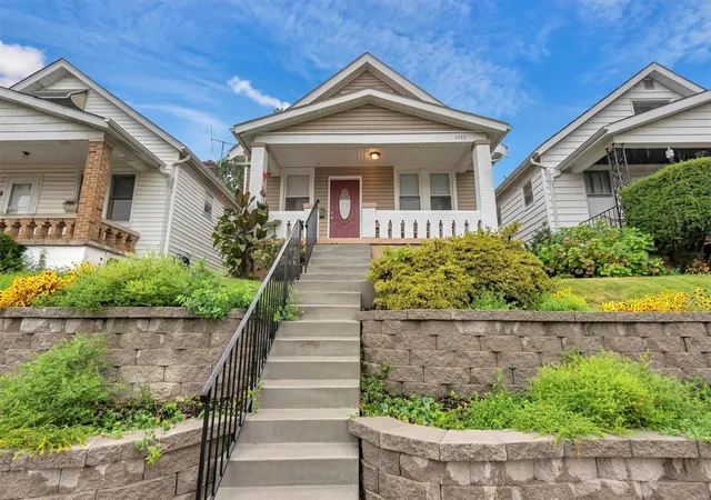 Single Family Residence at 4433 Tholozan Ave, Saint Louis, MO 63116 | MLS# MIS21062620 | | Sold on 2021-10-19