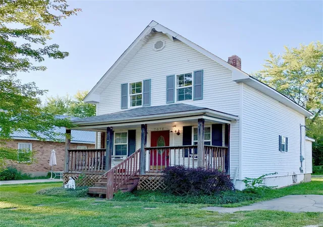 Photo 1 of Single Family Residence at 707 E Pear Ave, Owensville, MO 65066 | MLS# MIS21062644 |  | Sold on 2021-11-01