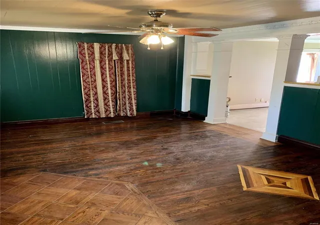 Photo 4 of Single Family Residence at 707 E Pear Ave, Owensville, MO 65066 | MLS# MIS21062644 |  | Sold on 2021-11-01