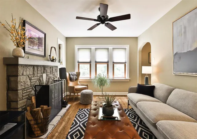 Photo 3 of Single Family Residence at 5729 Goethe Ave, Saint Louis, MO 63109 | MLS# MIS21064922 | | Sold on 2021-10-25