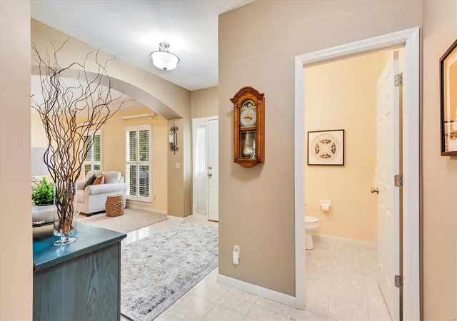 Photo 3 of Single Family Residence at 1885 Williamstown Dr, Saint Peters, MO 63376 | MLS# MIS21065479 |  | Sold on 2021-10-10