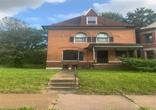 Single Family Residence at 5072 Cates Ave, Saint Louis, MO 63108 | MLS# MIS21067865 | | Sold on 2022-05-13