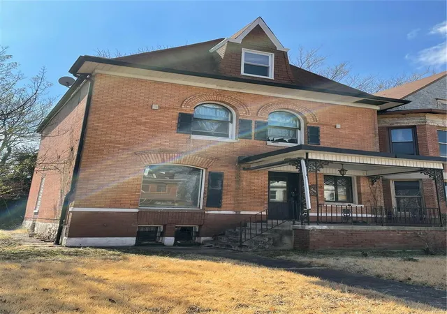 Photo 1 of Single Family Residence at 5072 Cates Ave, Saint Louis, MO 63108 | MLS# MIS21067865 | | Sold on 2022-05-13