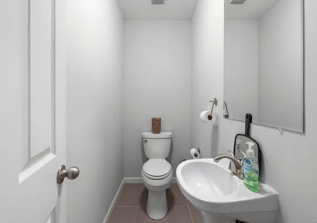 Photo 4 of Townhouse at 4429 Oakland Ave, Saint Louis, MO 63110 | MLS# MIS21069091 | | Sold on 2021-12-15