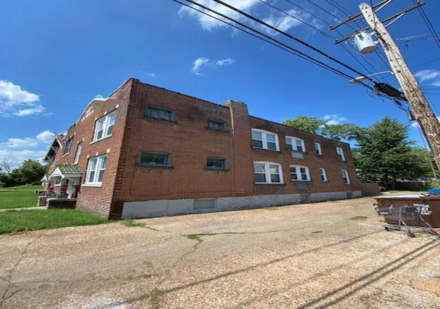 3rd image of 115 Eichelberger St, Saint Louis, MO 63111 | MLS# MIS21072081