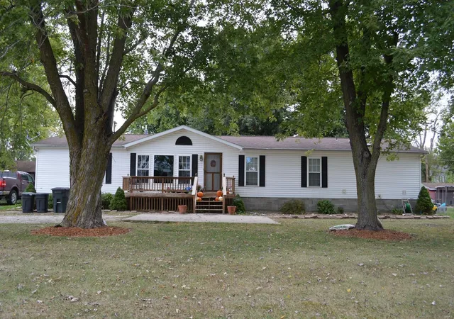 Photo 1 of Single Family Residence at 207 N Cooper St, Wayland, MO 63472 | MLS# MIS21074274 | | Sold on 2021-12-15