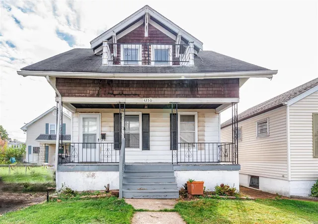 Single Family Residence at 4350 Fairview Ave, Saint Louis, MO 63116 | MLS# MIS21076779 | | Sold on 2022-07-11