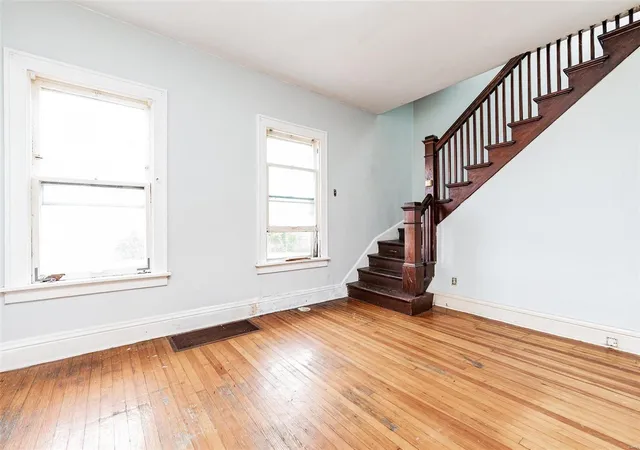 Photo 4 of Single Family Residence at 4350 Fairview Ave, Saint Louis, MO 63116 | MLS# MIS21076779 | | Sold on 2022-07-11