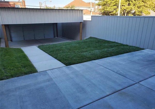 Photo 3 of Single Family Residence at 3007 Lafayette Ave, Saint Louis, MO 63104 | MLS# MIS21079869 | | Sold on 2022-04-01