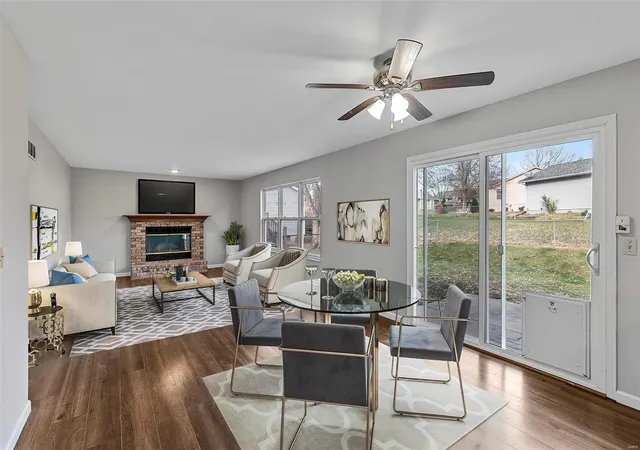 Photo 3 of Single Family Residence at 1418 Venus Dr, Saint Peters, MO 63376 | MLS# MIS21080802 | | Sold on 2021-12-21