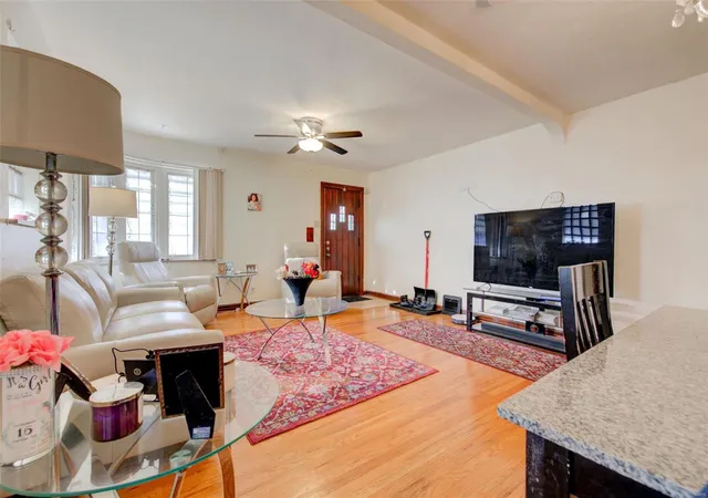 Photo 2 of Single Family Residence at 3010 Gary Dr, Saint Louis, MO 63121 | MLS# MIS21085000 | | Sold on 2021-12-30