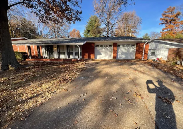 2nd image of 1535 Surf Side Dr, Saint Louis, MO 63138 | MLS# MIS21087263