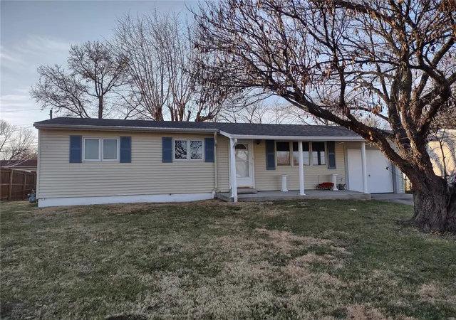 1st image of 3319 Royal Domain Dr, Saint Charles, MO 63301 | MLS# MIS21088514