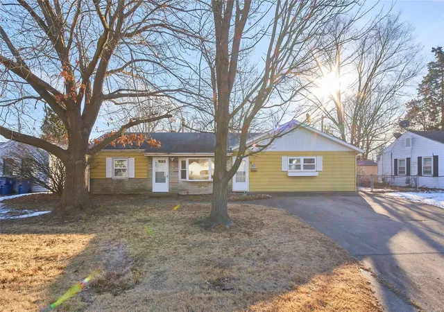 Photo 1 of Single Family Residence at 4318 Saint Regina Ln, Saint Ann, MO 63074 | MLS# MIS22005071 | | Sold on 2022-03-04