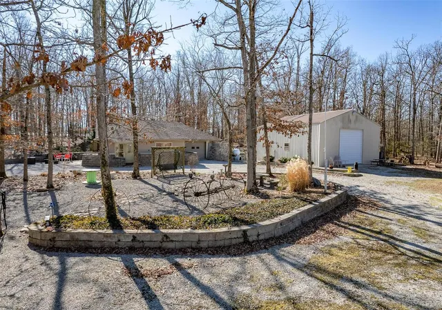 Photo 2 of Single Family Residence at 1078 State Road M, Conway, MO 65632 | MLS# MIS22006287 | | Sold on 2022-03-03