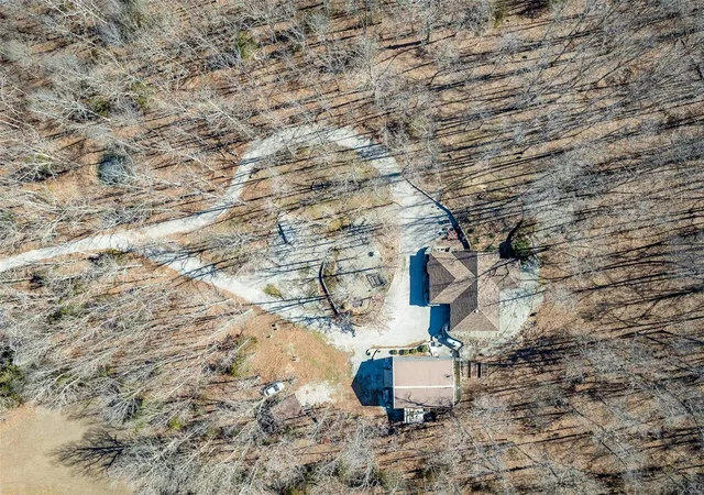 Photo 3 of Single Family Residence at 1078 State Road M, Conway, MO 65632 | MLS# MIS22006287 | | Sold on 2022-03-03