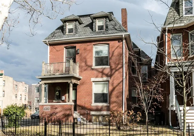 Single Family Residence at 4263 Maryland Ave, Saint Louis, MO 63108 | MLS# MIS22007402 | | Sold on 2022-04-18