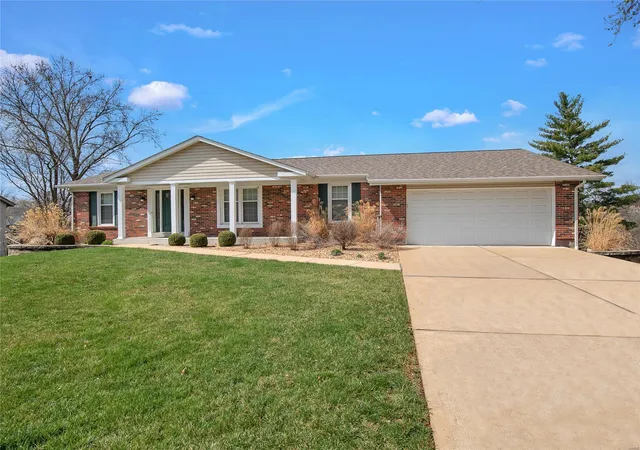 2nd image of 273 Prince Towne Dr, Saint Louis, MO 63141 | MLS# MIS22013968