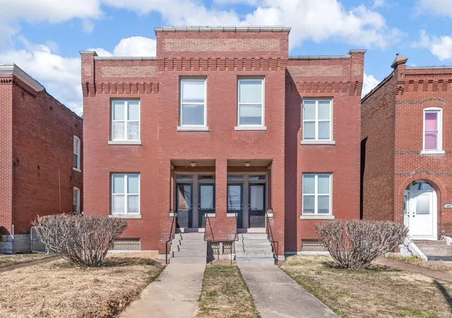 1st image of 4975 Arsenal St, Saint Louis, MO 63139 | MLS# MIS22014075