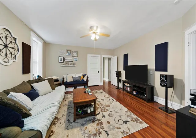 2nd image of 4975 Arsenal St, Saint Louis, MO 63139 | MLS# MIS22014075