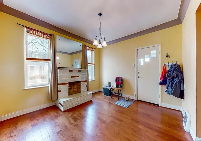 Photo 2 of Single Family Residence at 3654 Roswell Ave, Saint Louis, MO 63116 | MLS# MIS22015656 | | Sold on 2022-04-15