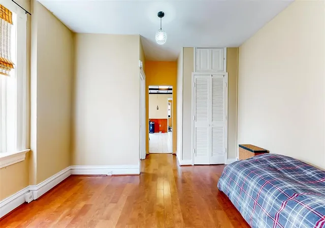 Photo 4 of Single Family Residence at 3654 Roswell Ave, Saint Louis, MO 63116 | MLS# MIS22015656 | | Sold on 2022-04-15