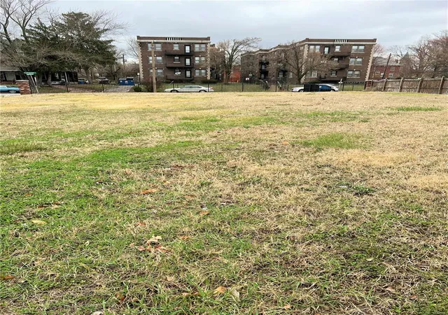 Photo 1 of Land at 2 Cabanne Townhome Dr, Saint Louis, MO 63112 | MLS# MIS22018676 |  | Sold on 2022-06-22