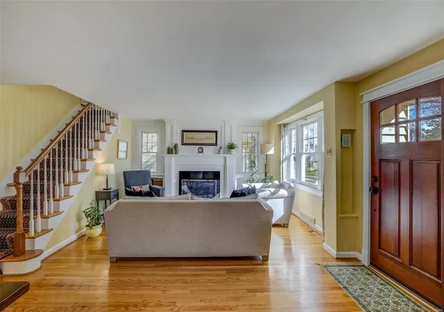 Photo 2 of Single Family Residence at 703 Edwin Ave, Saint Louis, MO 63122 | MLS# MIS22018724 | | Sold on 2022-06-10