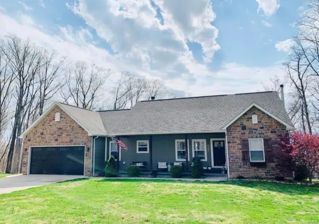 Photo 1 of Single Family Residence at 25 Maple Ridge Ln, New Florence, MO 63363 | MLS# MIS22019496 | | Sold on 2022-06-17
