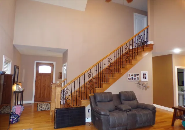 Photo 3 of Single Family Residence at 154 Ridgeview Dr, Saint Robert, MO 65584 | MLS# MIS22019621 | | Sold on 2022-06-21