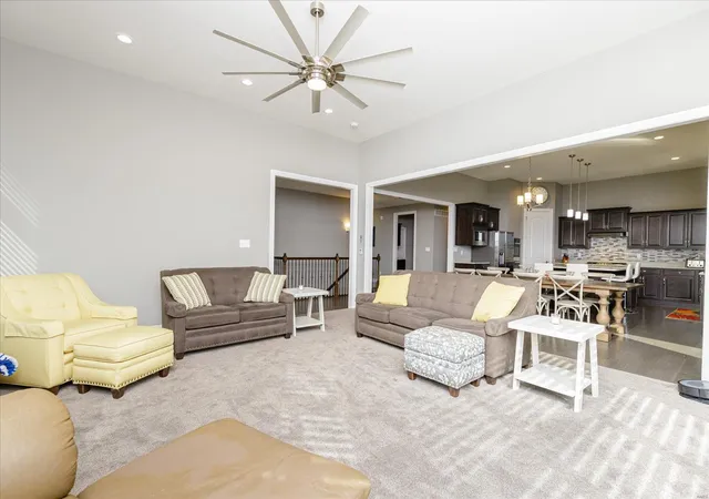 Photo 3 of Single Family Residence at 712 Bretton Trails Dr, Lake Saint Louis, MO 63367 | MLS# MIS22021715 | | Sold on 2022-07-07