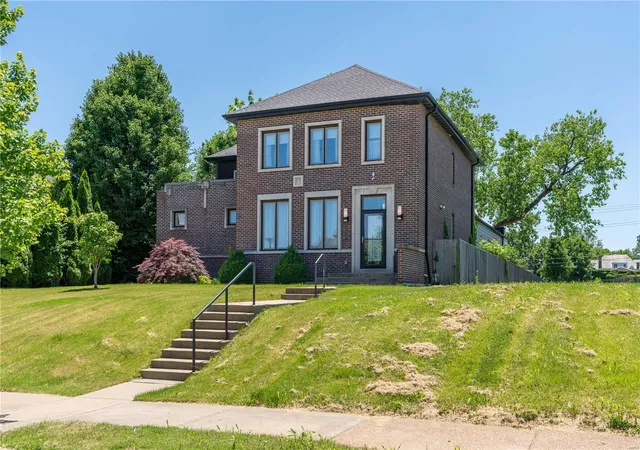 Photo 2 of Single Family Residence at 4312 Washington Blvd, Saint Louis, MO 63108 | MLS# MIS22034410 | | Sold on 2022-08-01