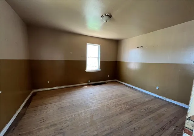 Photo 3 of Multi Family at 7915 Church Rd, Saint Louis, MO 63147 | MLS# MIS22038968 | | Sold on 2022-08-24