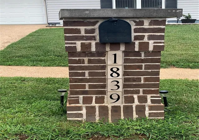 Photo 1 of Single Family Residence at 1839 Lakemont Ln, Saint Louis, MO 63138 | MLS# MIS22051324 |  | Sold on 2022-10-04