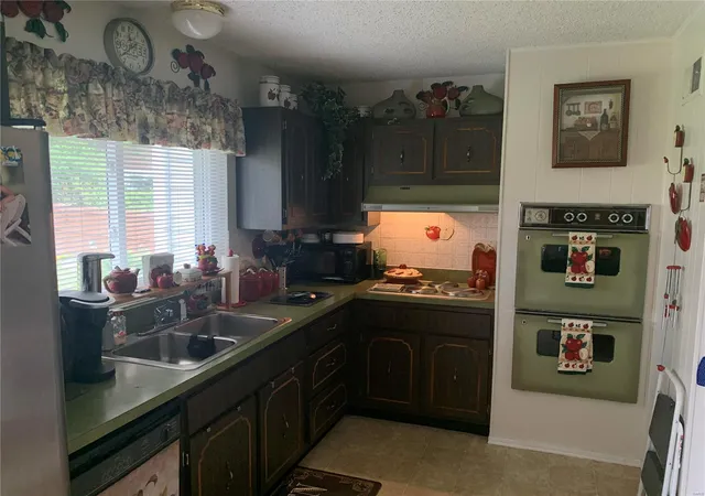 Photo 2 of Single Family Residence at 1839 Lakemont Ln, Saint Louis, MO 63138 | MLS# MIS22051324 |  | Sold on 2022-10-04