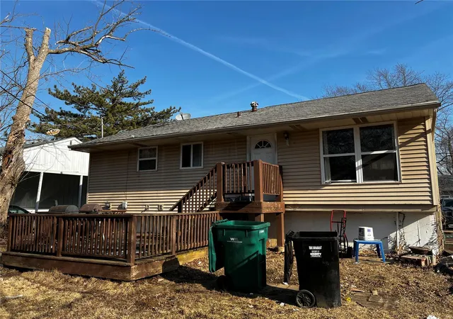 Photo 4 of Single Family Residence at 1420 Columbus Dr, Saint Louis, MO 63138 | MLS# MIS22054681 |  | Sold on 2022-08-19